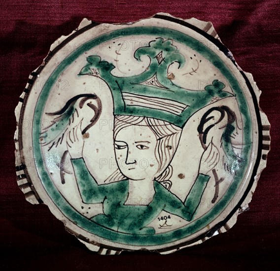 ESCUDILLA DE PATERNA-S XIV-DAMA CORONADA EN ACTITUD DE DANZA
MADRID, INSTITUTO VALENCIA DE DON JUAN
MADRID