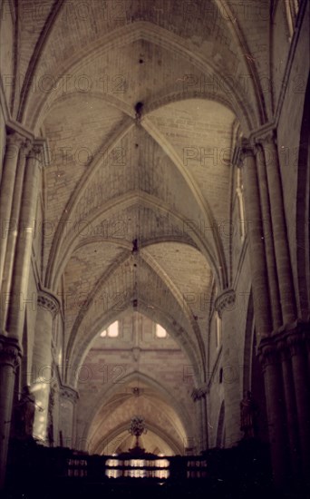 BOVEDAS DE LA NAVE CENTRAL
SIGÜENZA, CATEDRAL
GUADALAJARA

This image is not downloadable. Contact us for the high res.