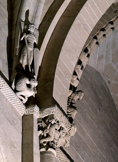 SALMER DEL CRUCERO DERECHO S MIGUEL Y DRAGON
SALAMANCA, CATEDRAL VIEJA
SALAMANCA

This image is not downloadable. Contact us for the high res.