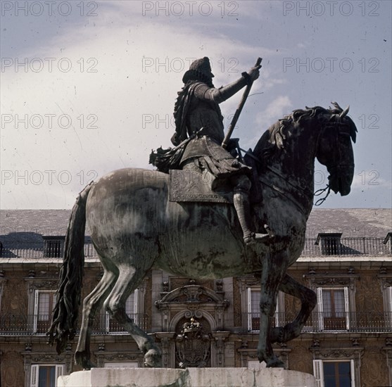 PLAZA MAYOR - ESTATUA ECUESTRE DE FELIPE III
MADRID, PLAZA MAYOR
MADRID

This image is not downloadable. Contact us for the high res.