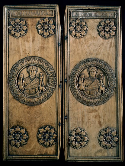 CAMARA SANTA DIPTICO CONSULAR DE MARFIL BIZANTINO
OVIEDO, CATEDRAL DE SAN SALVADOR
ASTURIAS

This image is not downloadable. Contact us for the high res.