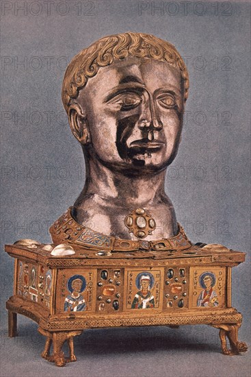 CABEZA RELICARIO DEL PAPA ALEJANDRO-PLATA,BASE DE COBRE CINCELADO Y GRABADO CON ESMALTES
BRUSELAS, MUSEO NACIONAL ARTE E HISTORIA
BELGICA

This image is not downloadable. Contact us for the high res.