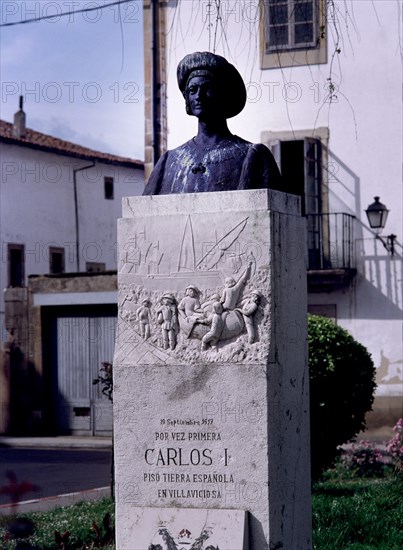 BUSTO DE CARLOS V- CONMEMORA LLEGADA EL 19/SEP/1517
VILLAVICIOSA, EXTERIOR
ASTURIAS