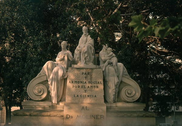 MONUMENTO AL DOCTOR MOLINER
VALENCIA, EXTERIOR
VALENCIA

This image is not downloadable. Contact us for the high res.