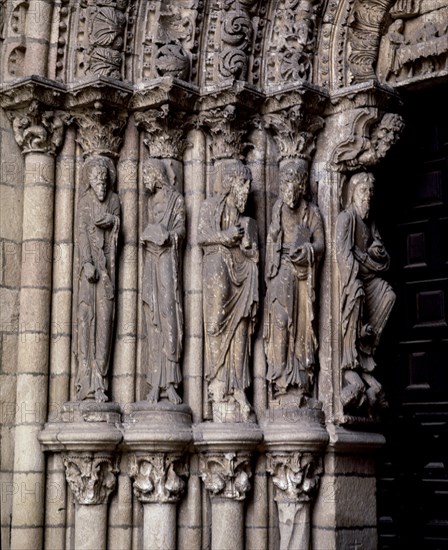 BASILICA SAN VICENTE - PORTADA - APOSTOLES
AVILA, EXTERIOR
AVILA

This image is not downloadable. Contact us for the high res.