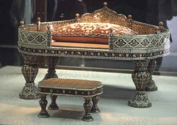 TRONO DEL SULTAN
ESTAMBUL, PALACIO TOPKAPI-MUSEO
TURQUIA

This image is not downloadable. Contact us for the high res.