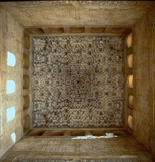 VISTA DE LA CUPULA DE MOCARABES-ARQUITECTURA NAZARI-S XIV
GRANADA, ALHAMBRA-SALA DE LOS REYES
GRANADA
