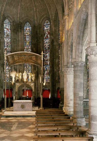 INTERIOR DE LA NAVE HACIA EL ALTAR MAYOR - CAPILLA REAL
RONCESVALLES, COLEGIATA
NAVARRA

This image is not downloadable. Contact us for the high res.
