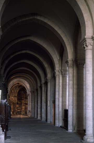 NAVE DE LA IZQUIERDA VISTA DESDE LOS PIES
LUGO, CATEDRAL
LUGO

This image is not downloadable. Contact us for the high res.