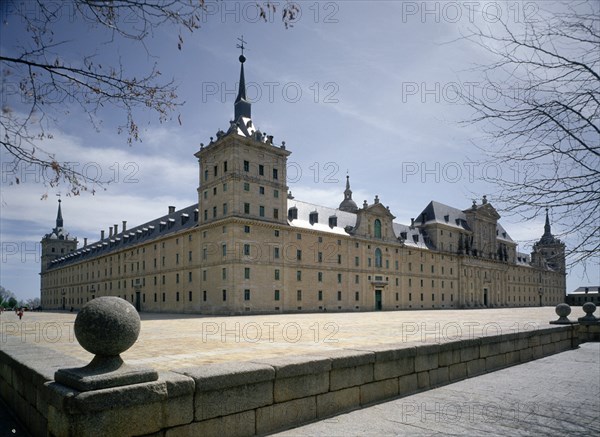 HERRERA JUAN DE 1530/97
VISTA GENERAL FACHADA PONIENTE Y LONJA. 1563-1584. ARQUITECTURA HERRERIANA
SAN LORENZO DEL ESCORIAL, MONASTERIO-EXTERIOR
MADRID

This image is not downloadable. Contact us for the high res.