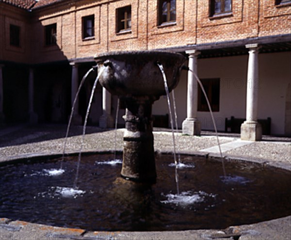 PATIO DE LA HOSPEDERIA - FUENTE
PAULAR EL, MONASTERIO
MADRID

This image is not downloadable. Contact us for the high res.