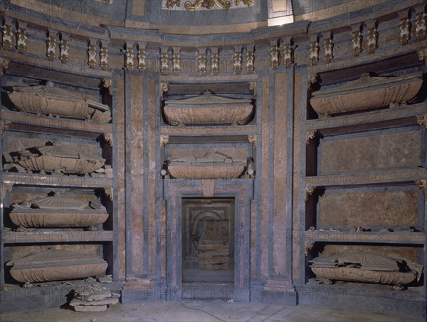 SANCHEZ FELIPE
PANTEON DE LA CASA DEL INFANTADO-1696/1727-SIMILAR AL DEL ESCORIAL-ELIPTICO
GUADALAJARA, IGLESIA DE SAN FRANCISCO
GUADALAJARA