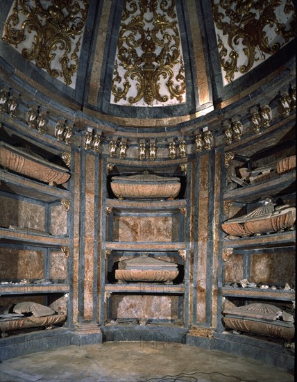 SANCHEZ FELIPE
PANTEON DE LA CASA DEL INFANTADO-1696/1727-SIMILAR AL DEL ESCORIAL
GUADALAJARA, IGLESIA DE SAN FRANCISCO
GUADALAJARA