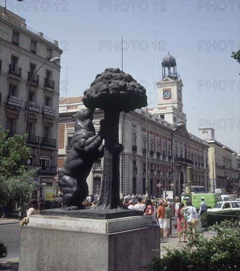 NAVARRO SANTAFE ANTONIO 1906/83
MONUMENTO AL OSO Y EL MADROÑO-1967
MADRID, PUERTA DEL SOL
MADRID

This image is not downloadable. Contact us for the high res.