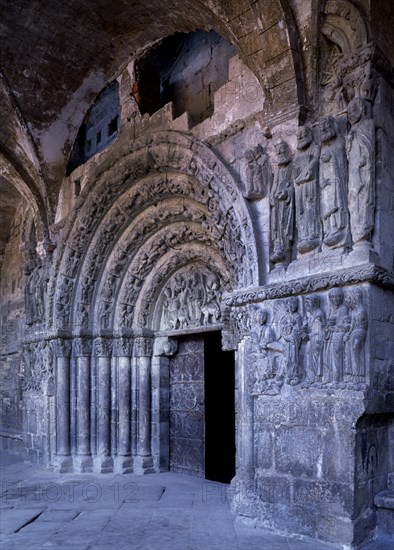 PORTICO ROMANICO
ESTELLA, IGLESIA DE SAN MIGUEL
NAVARRA

This image is not downloadable. Contact us for the high res.