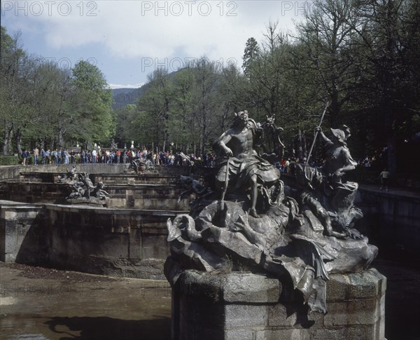 JARDIN-FUENTE DE APOLO DE LA CARRERA DE CABALLOS
LA GRANJA, PALACIO REAL-JARDINES
SEGOVIA