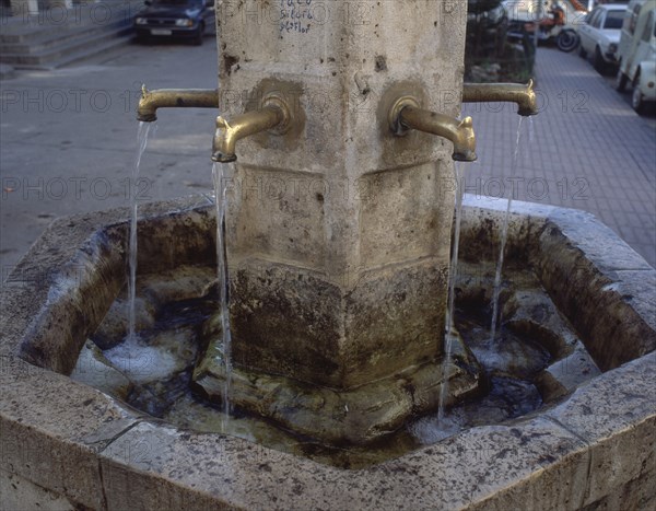 FUENTE DE LOS SEIS CAÑOS EN LA PLAZA MAYOR - CAÑOS
ARGANDA, EXTERIOR
MADRID