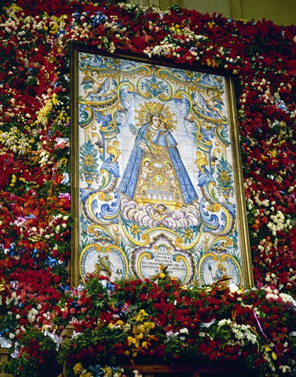 OFRENDA FLORAL A LA VIRGEN DE LOS DESAMPARADOS
VALENCIA, EXTERIOR
VALENCIA