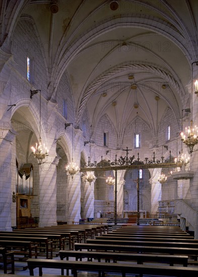 INTERIOR DESDE LOS PIES
VILLENA, IGLESIA DE SANTIAGO
ALICANTE