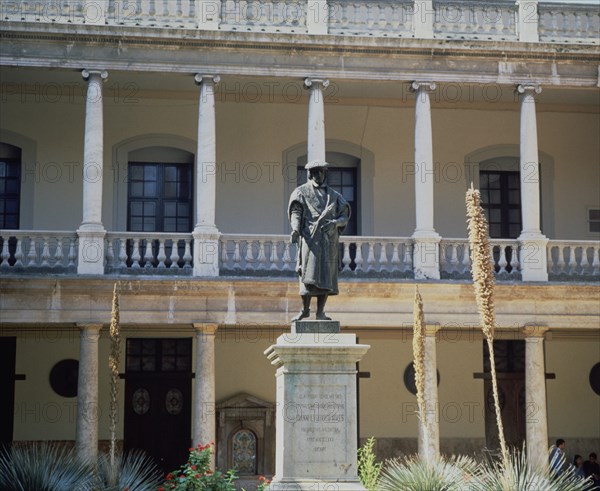AIXA
LUIS VIVES - MONUMENTO
VALENCIA, UNIVERSIDAD
VALENCIA