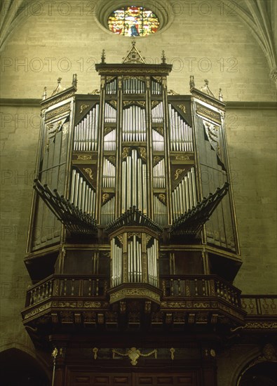 ORGANO DE LA NAVE CENTRAL
HUESCA, CATEDRAL
HUESCA

This image is not downloadable. Contact us for the high res.