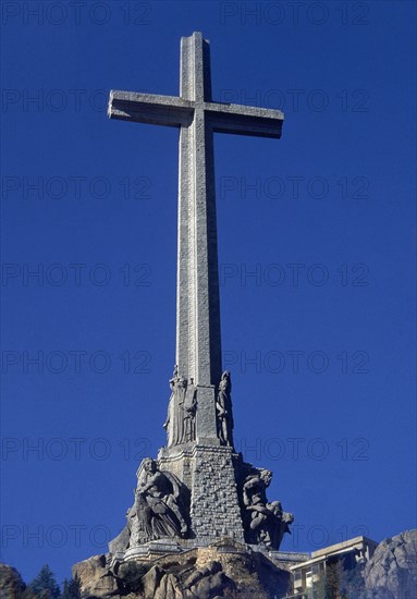 CRUZ MONUMENTAL-IMAGEN DE PENTAPRISMA
CUELGAMUROS, VALLE DE LOS CAIDOS
MADRID

This image is not downloadable. Contact us for the high res.