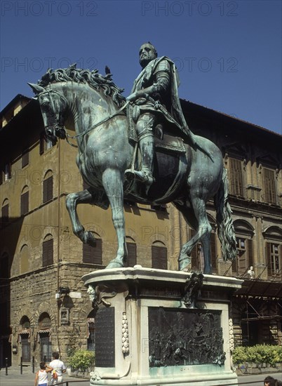 BOLONIA JUAN DE 1529/1608
PLAZA DE LA SENORIA-ESTATUA ECUESTRE DE COSME MEDICIS
FLORENCIA, EXTERIOR
ITALIA