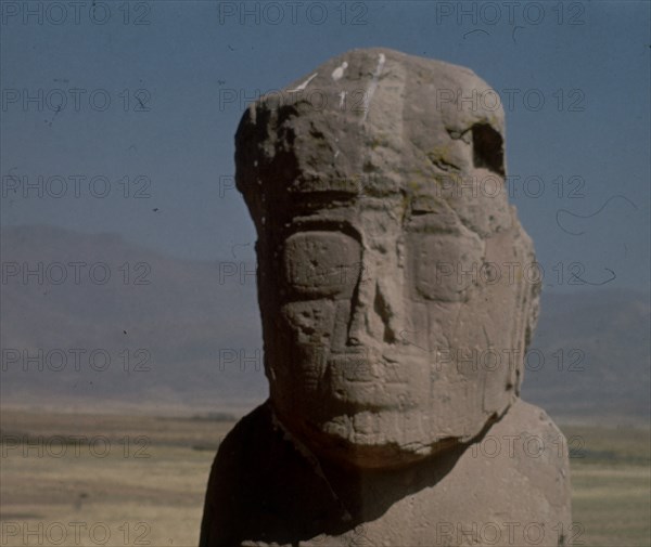 MONOLITO ANTROPOMORFO
TIHUANACO, EXTERIOR
BOLIVIA

This image is not downloadable. Contact us for the high res.