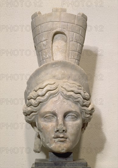 CABEZA DE DIOSA CORONADA CON TORRE(QUIZAS DIOSA FORTUNA O CIBELES)PROC ITALICA
SEVILLA, MUSEO ARQUEOLOGICO
SEVILLA