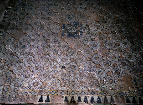 TORRE DE COMARES-SUELO DE AZULEJO-ORIGINAL EPOCA BOADIL
GRANADA, ALHAMBRA
GRANADA

This image is not downloadable. Contact us for the high res.