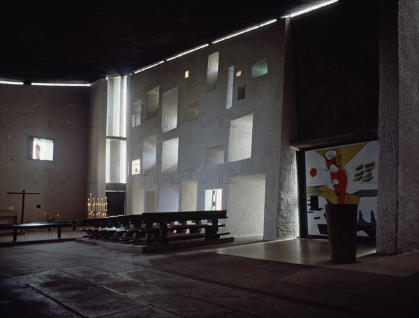CORBUSIER LE 1887/1965
INTERIOR-LATERAL CON VENTANAS
RONCHAMP, CAPILLA PEREGRINOS
FRANCIA

This image is not downloadable. Contact us for the high res.