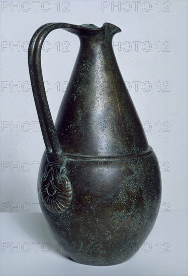 JARRO RITUAL DE BRONCE-PROCEDE DE ALCALA DEL RIO (SEVILLA)- HACIA S VII. A. C- ARTE TARTESICO
SEVILLA, MUSEO ARQUEOLOGICO
SEVILLA

This image is not downloadable. Contact us for the high res.
