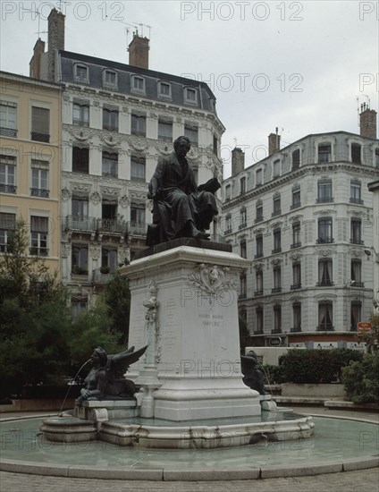 MONUMENTO A ANDRE MARIE AMPERE
LYON, EXTERIOR
FRANCIA