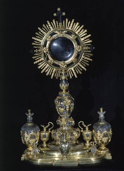 CUSTODIA DE CRISTAL TALLADO.S XVII-TIPO SOL-
SALAMANCA, UNIVERSIDAD-MUSEO
SALAMANCA