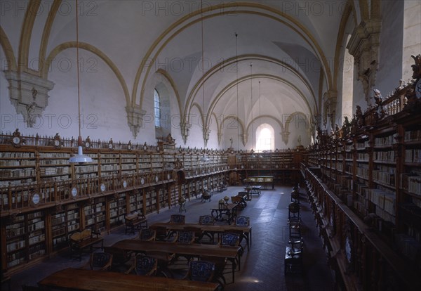 BIBLIOTECA ANTIGUA - VISTA DESDE LA PARTE ALTA - ESTANTERIAS
SALAMANCA, UNIVERSIDAD BIBLIOTECA
SALAMANCA