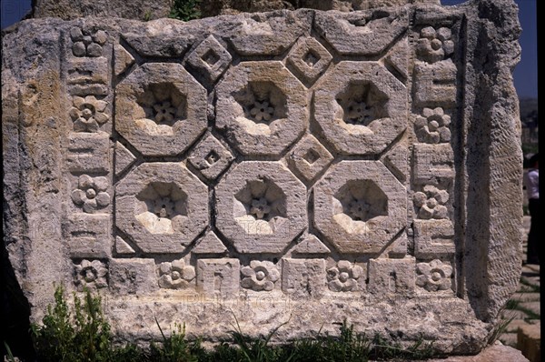 RUINAS ROMANAS S II D JC-DET LOSA CON DECORACION EN RELIEVE
GERASA, EXTERIOR
JORDANIA