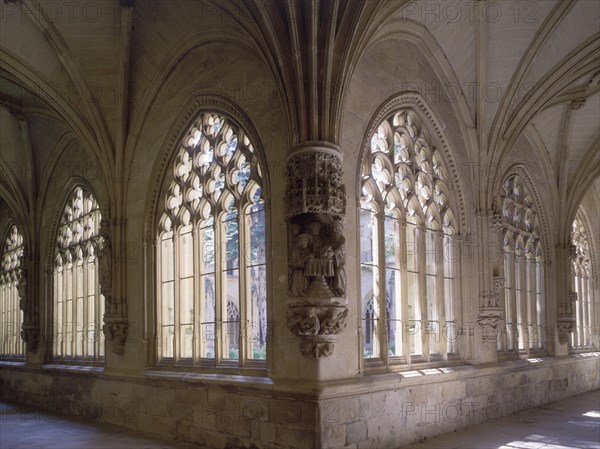 INTERIOR-CLAUSTRO DE DOBLE GALERIA-VENTANALES GOTICOS-S XVI
OÑA, MONASTERIO DE SAN SALVADOR
BURGOS