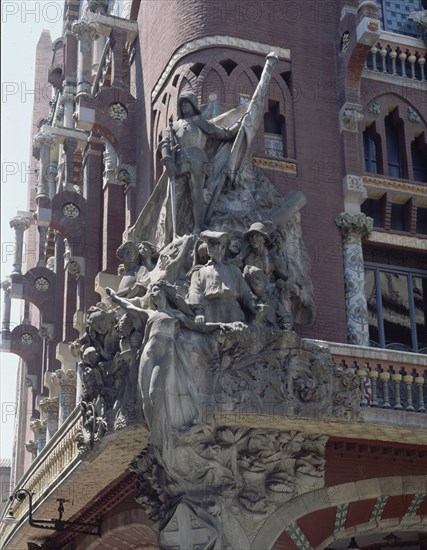 BLAY MIGUEL 1866/?
EXT- GRUPO ESCULTORICO-ALEGORIA A LA CANCION POPULAR CATALANA-1909- MODERNISMO CATALAN
BARCELONA, PALACIO DE LA MUSICA
BARCELONA