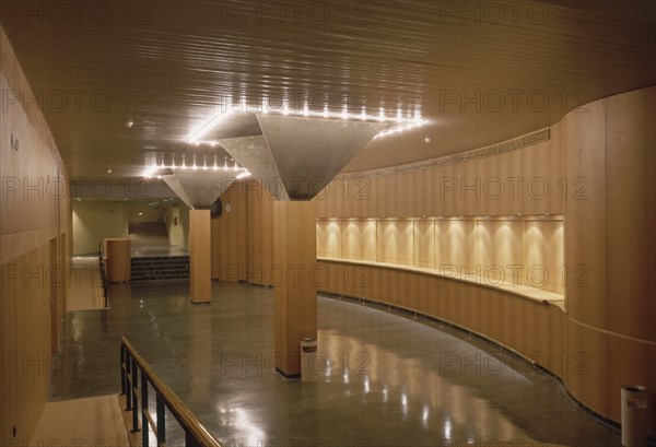 INTERIOR-HALL Y PASILLOS -
SEVILLA, TEATRO LA MAESTRANZA
SEVILLA

This image is not downloadable. Contact us for the high res.