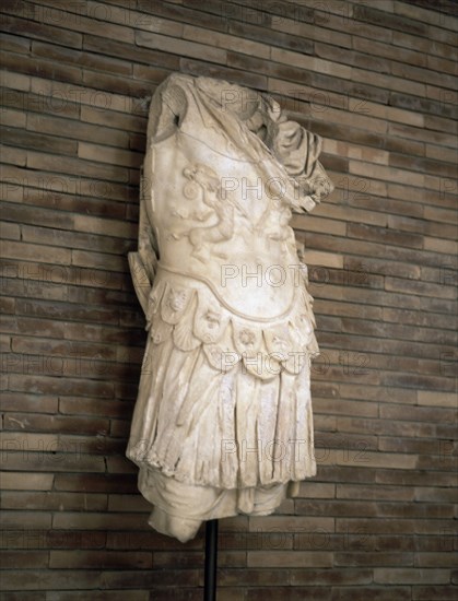 TORSO DE PERSONAJE IMPERIAL-SUPUESTA ESTATUA DE TRAJANO CON CORAZA-S I AC
MERIDA, MUSEO DE ARTE ROMANO
BADAJOZ

This image is not downloadable. Contact us for the high res.