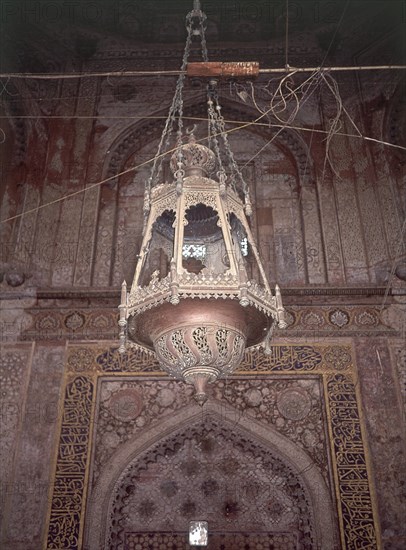 AKBAR
MEZQUITA JAMI MASJID-INTERIOR-DT LAMPARA DE TECHO
AGRA, FATEHPUR SIKRI
INDIA

This image is not downloadable. Contact us for the high res.