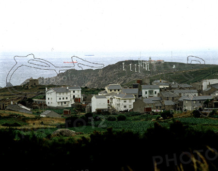 VISTA DEL PUEBLO CON CENTRAL EOLICA
ESTACA DE BARES, EXTERIOR
LUGO