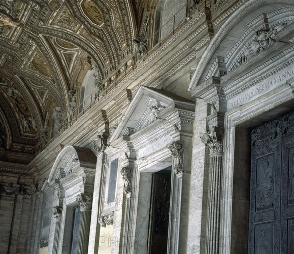 INTERIOR-DET DINTELES DE PUERTAS- S XVII -
VATICANO, BASILICA DE SAN PEDRO
VATICANO

This image is not downloadable. Contact us for the high res.