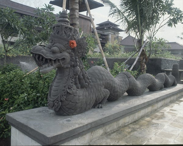 EXTERIOR-FUENTE-ESCULTURA DE DRAGON EN ESTANQUE
BALI, HOTEL INTERCONTINENT
INDONESIA

This image is not downloadable. Contact us for the high res.