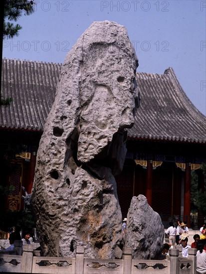 MONUMENTO-ROCA CON FORMA DE CAR
PEKIN, PALACIO VERANO
CHINA

This image is not downloadable. Contact us for the high res.