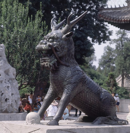 PATIO-ESCULTURA DE BRONCE-MONSTRUO-DINASTIA QUING
PEKIN, PALACIO VERANO
CHINA

This image is not downloadable. Contact us for the high res.
