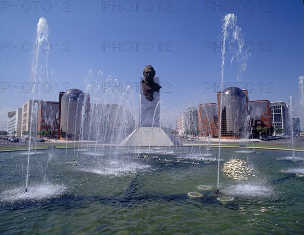 ESTERAS E/ESTEBAN L
PARQUE DE LAS NACIONES:FUENTES Y MONUMENTO A DON JUAN III
MADRID, IFEMA-PARQUE JUAN CARLOS I
MADRID

This image is not downloadable. Contact us for the high res.