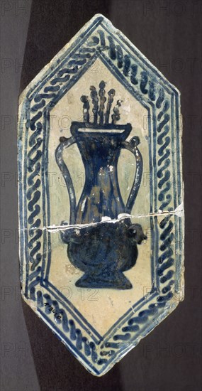 ALFARDON DE MANISES S XV CON EMBLEMA DE LA ORDEN DE LA JARRA
VALENCIA, MUSEO CERAMICA GONZALEZ MARTI
VALENCIA

This image is not downloadable. Contact us for the high res.