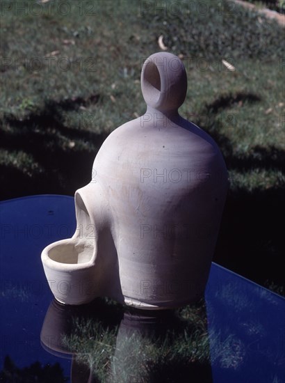 BEBEDERO DE PAJAROS EN BARRO BLANCO SIN VIDRIAR - CERAMICA PARA AGUA
AGOST, COLECCION PARTICULAR
ALICANTE

This image is not downloadable. Contact us for the high res.