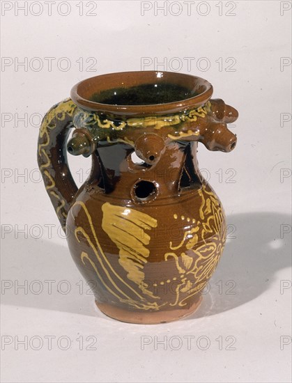 JARRA DE TRAMPA VIDRIADA Y CON DECORACION FLORAL - ARTE POPULAR S XX
TORO, COLECCION PARTICULAR
ZAMORA